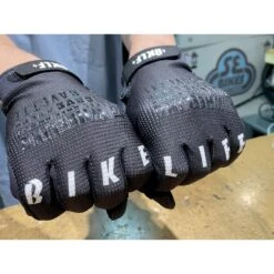 Gants BIKELIFE 'Trick List' Noirs -BRN Soldes gants bikelife trick list noirs 7
