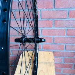 Roue Arrière Custom HALO X BLB 28-29 Pouces Noire - Fixie Freestyle -BRN Soldes roue arriere custom halo x blb 28 29 pouces noire fixie freestyle 5